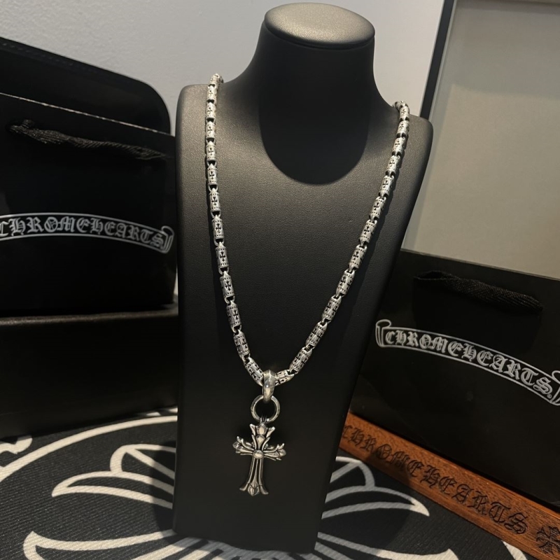Ch*0me He**ts necklaces
